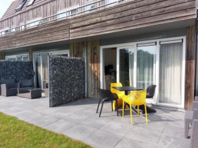 HELIOS, met Zonnig TERRAS, eigen KEUKEN, Verwarmd Binnen-ZWEMBAD, Nabij Dorp, Duinen, Strand en Vuurtoren